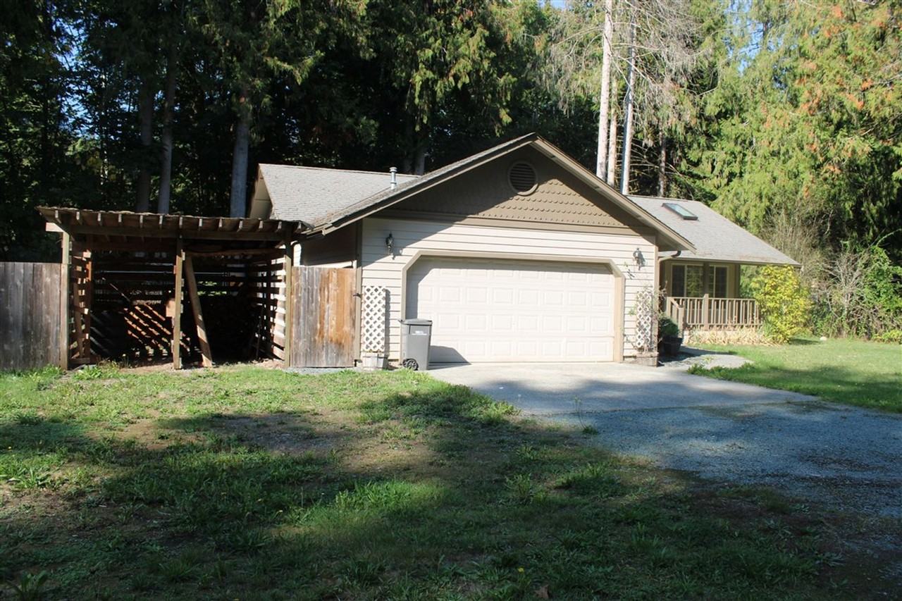 7468 Skagit View Dr - Photo 2 of 32