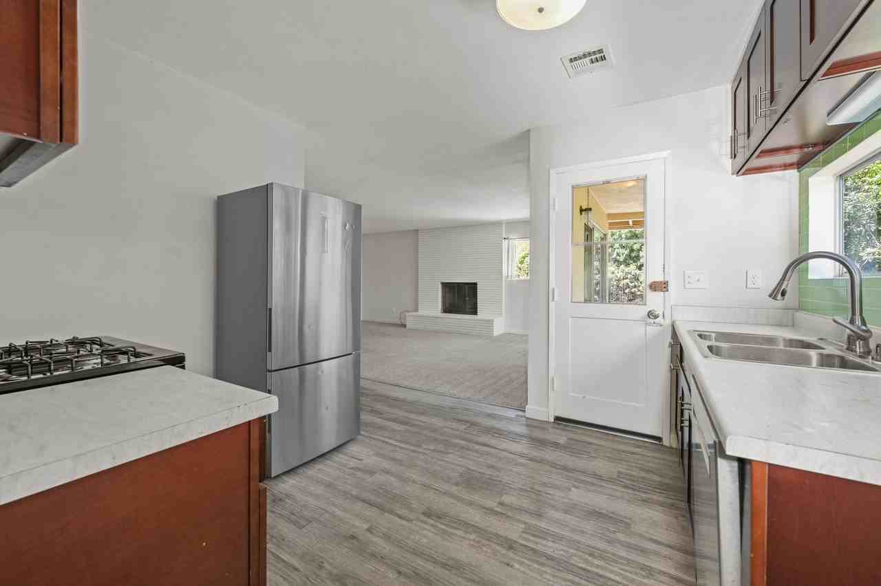 5318 Brockbank Pl - Photo 5 of 42