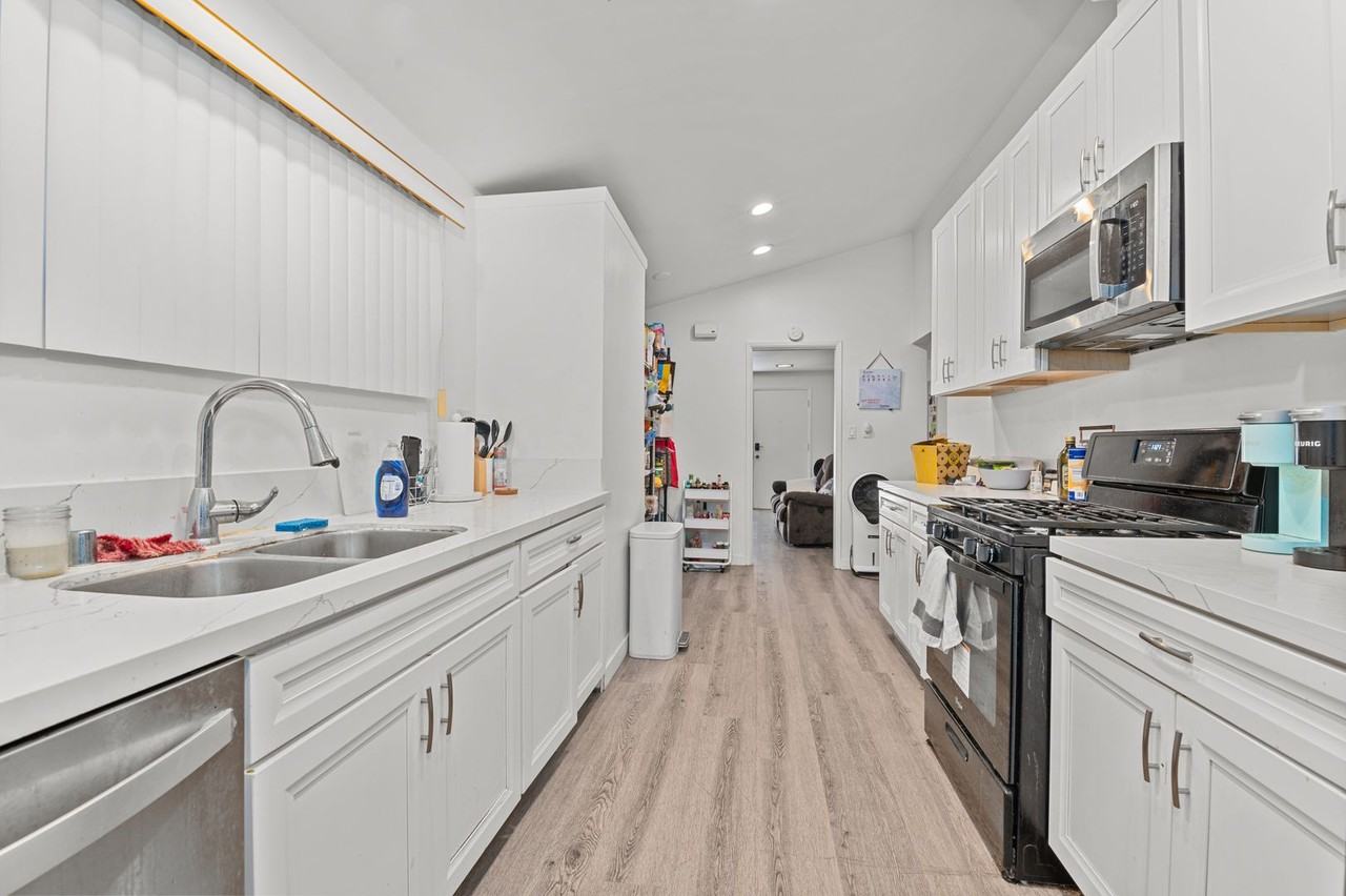5318 Redding Rd - Photo 6 of 22