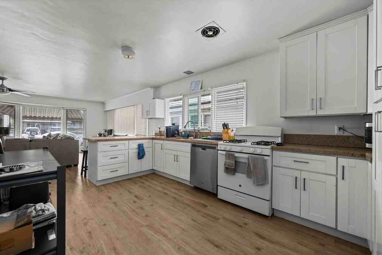 6180 Mary Lane Drive - Photo 4 of 21