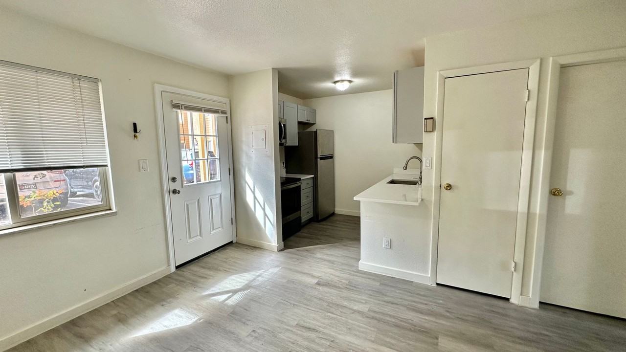 3423 Madison Avenue - Photo 4 of 23