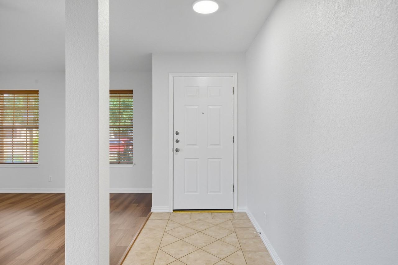 117 Paige Bend - Photo 5 of 35