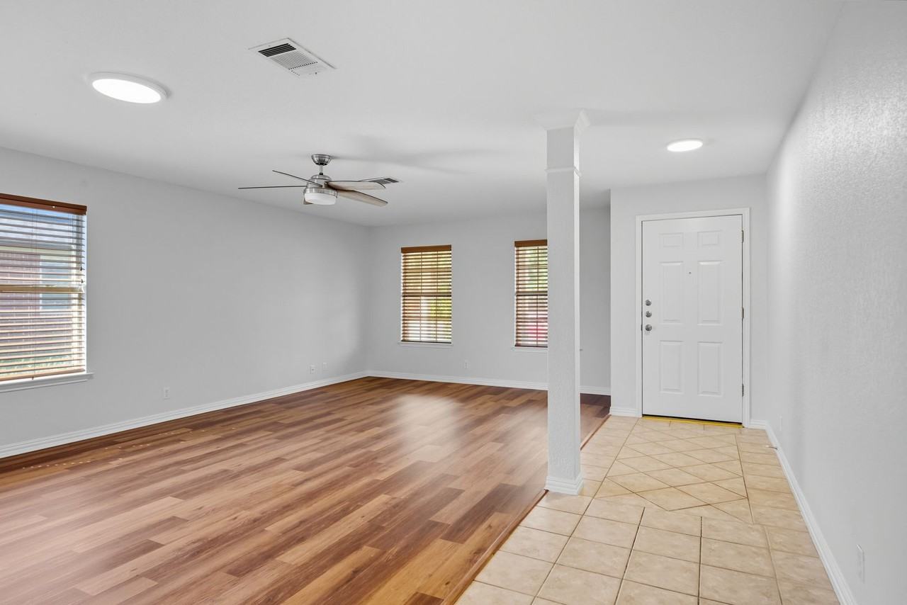 117 Paige Bend - Photo 6 of 35