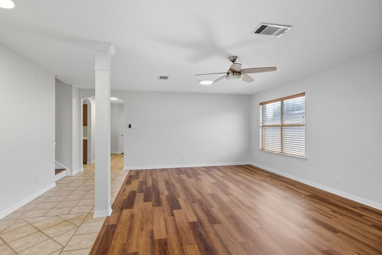 117 Paige Bend - Photo 7 of 35