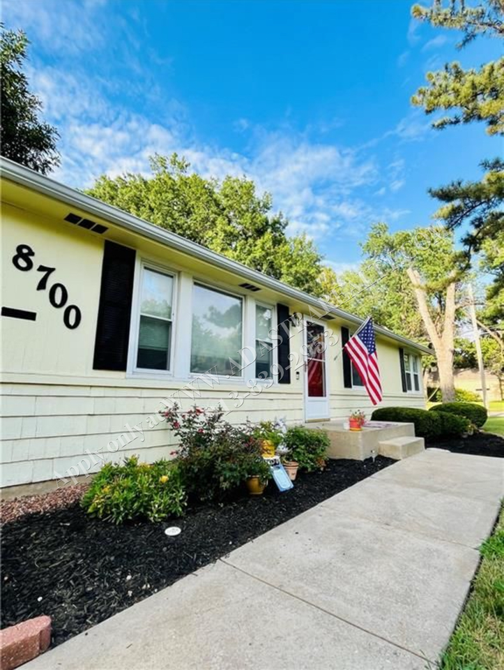 8700 W 82nd St - Photo 2 of 18