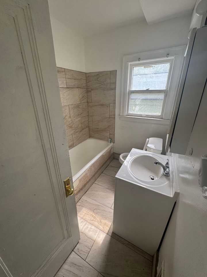 13954 Coyle st - Photo 6 of 8