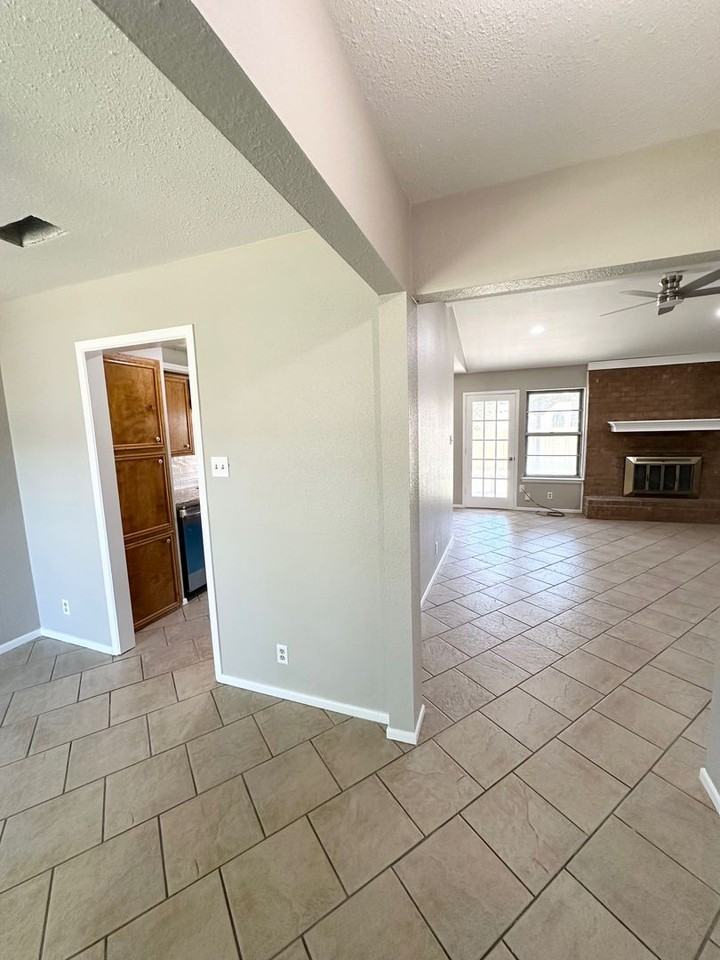 5113 Storey Ave - Photo 2 of 14