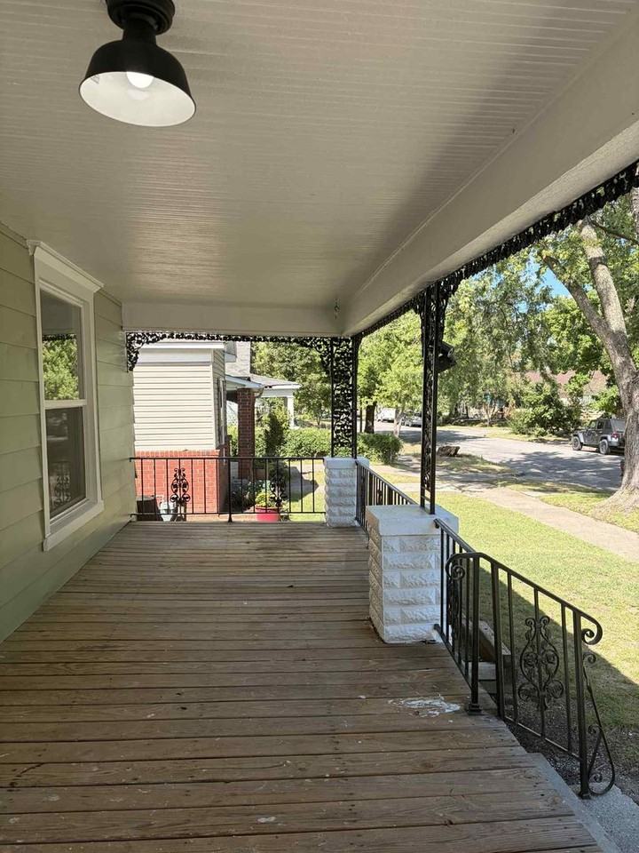 1712 S Connor Ave - Photo 2 of 16