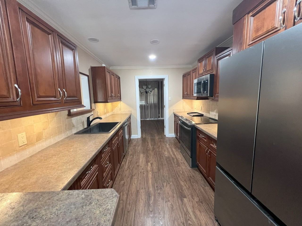 208 Shelmar Drive - Photo 3 of 50