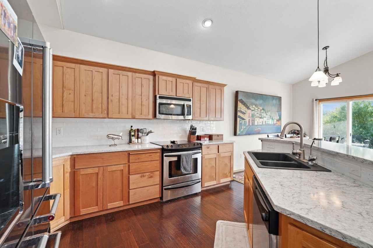 9905 W January Dr - Photo 7 of 38