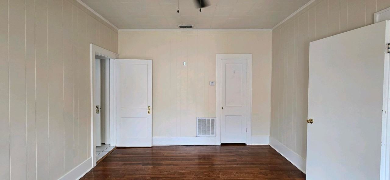 420 S Spring Ave - Photo 6 of 12