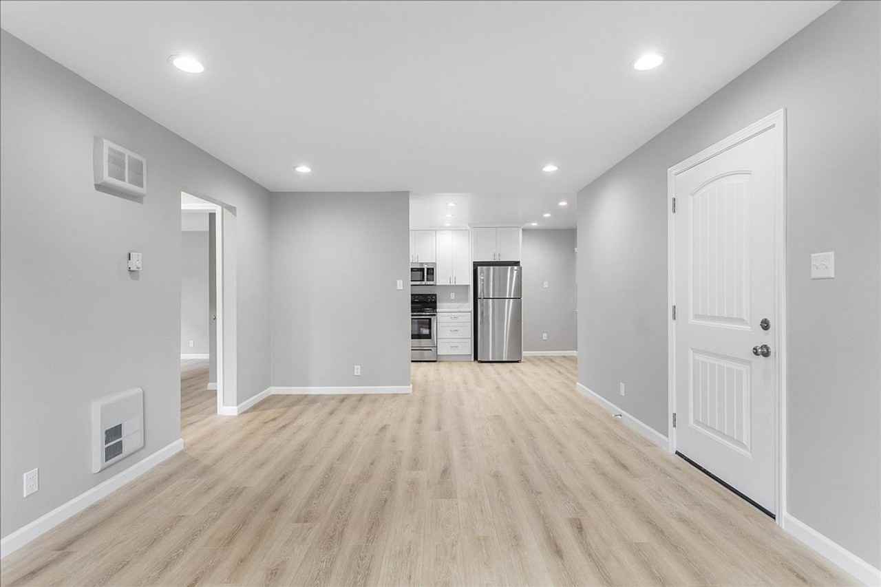 1212 Regent St #B - Photo 5 of 12