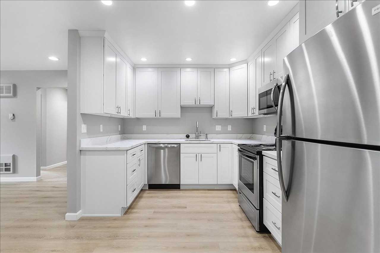 1212 Regent St #B - Photo 7 of 12