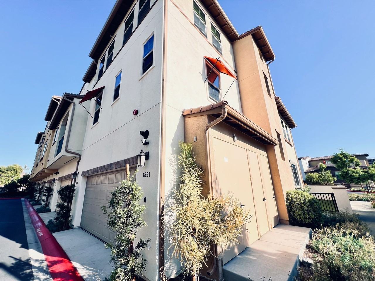 1851 Mesquite Way - Photo 3 of 34