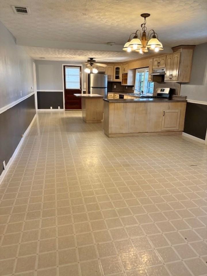 1365 County Road 1669 - Photo 6 of 18