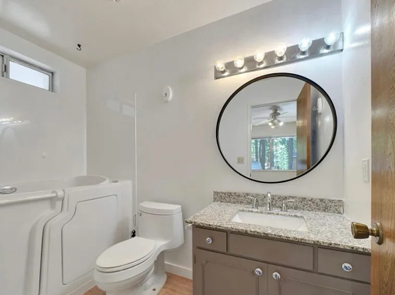 25421 Overland Dr - Photo 4 of 10