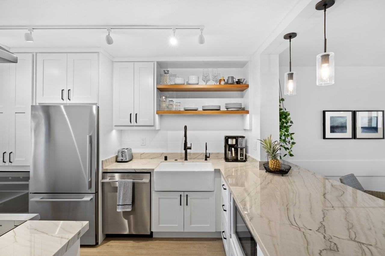 204 Kapahulu Ave - Photo 6 of 27