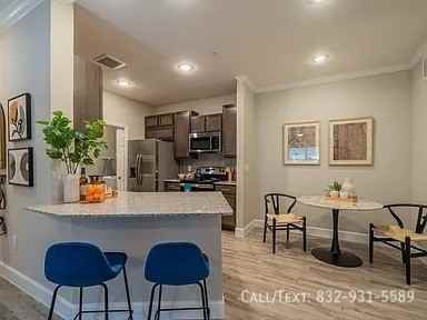 2400 N Frazier St #MMGA - Photo 2 of 12