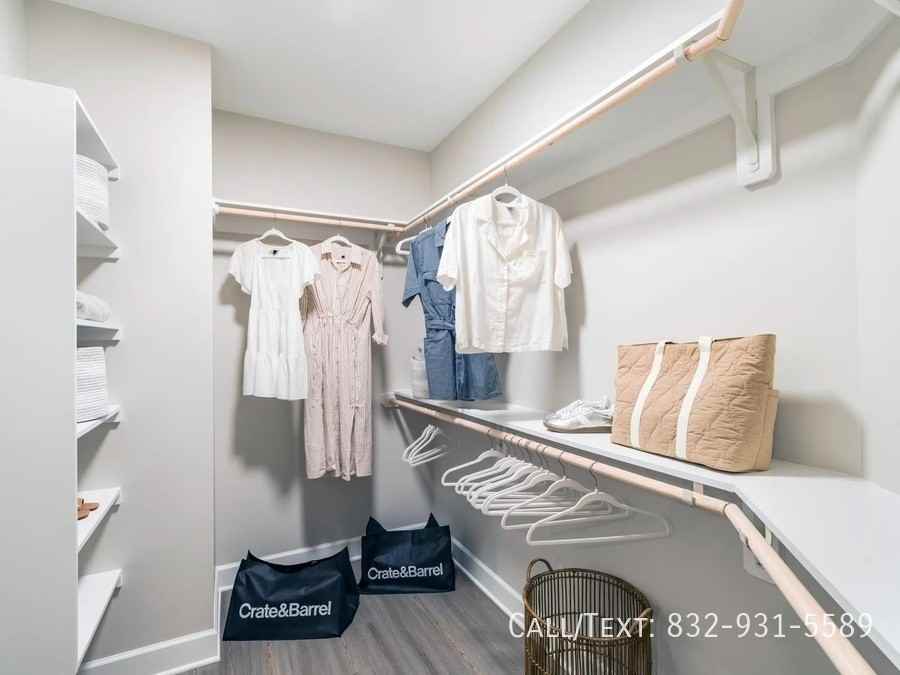 Rochow St #MAWH - Photo 7 of 11