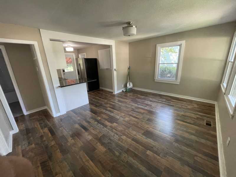 517 S Atchison St - Photo 2 of 11