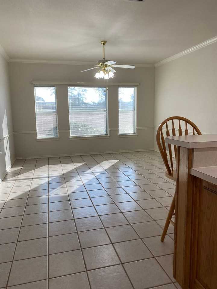 4763 Red Oak Cir - Photo 7 of 34