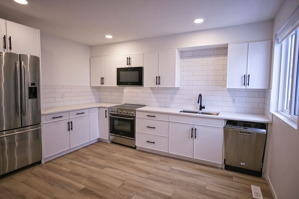 12135 12135 46 Street Northwest - 12135 MAIN #12135MAIN - Photo 2 of 16