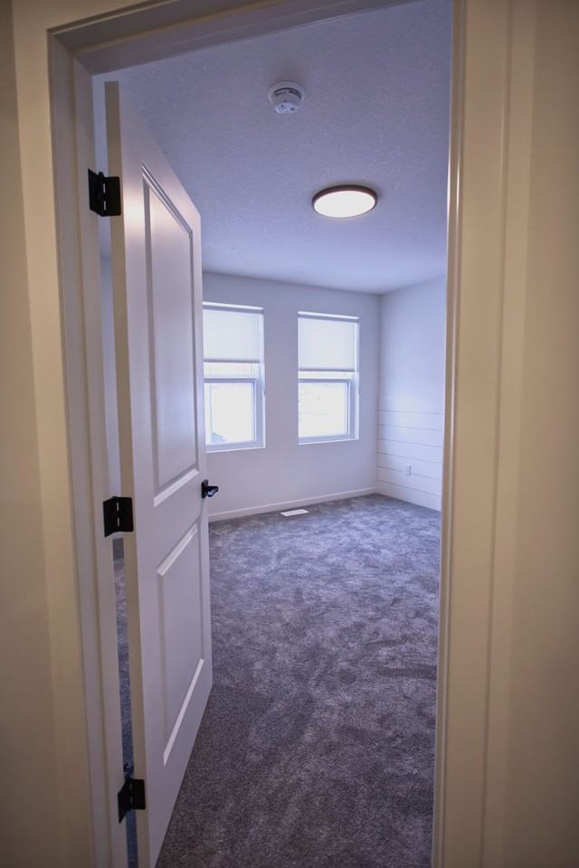 12135 12135 46 Street Northwest - 12135 MAIN #12135MAIN - Photo 3 of 16