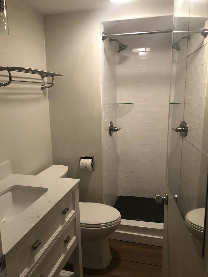 706 Cowdin Drive, Unit Cottage - Photo 3 of 5