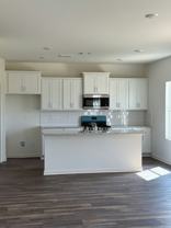 425 Pkwy Gdns Ln - Photo 1 of 1