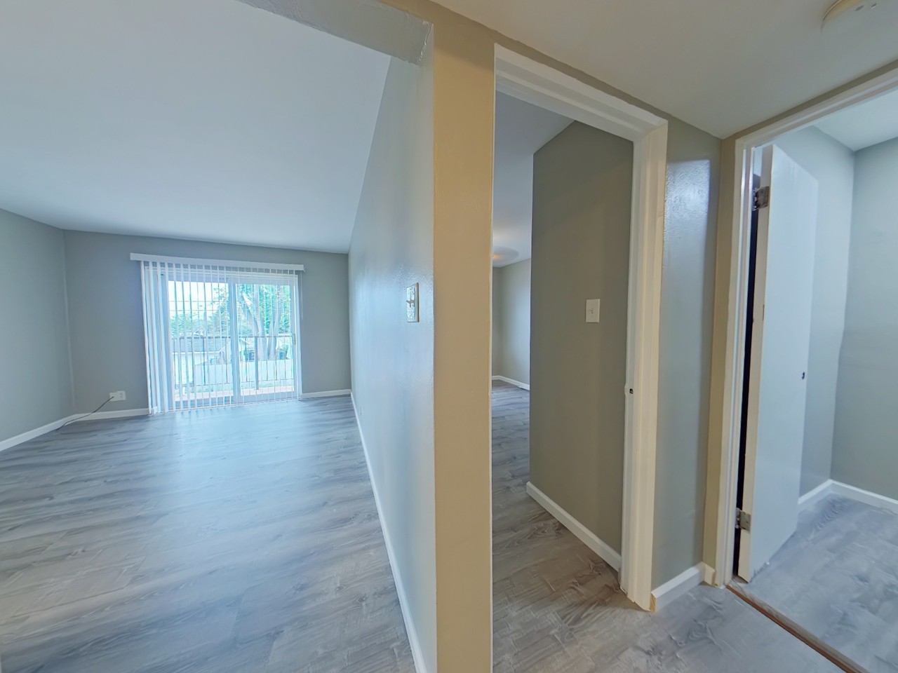 4304 Fairview Avenue - Photo 2 of 7