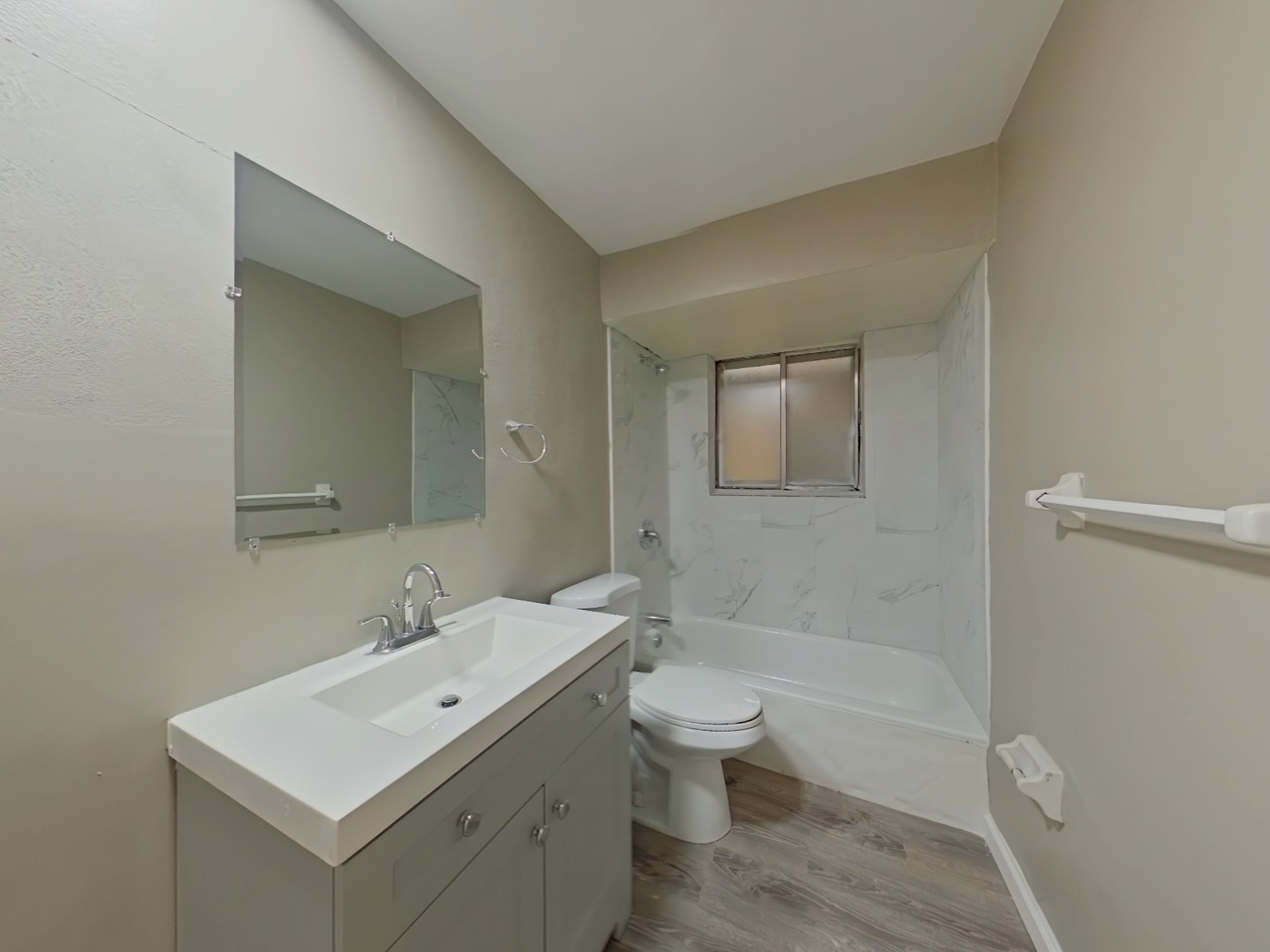 4304 Fairview Avenue - Photo 3 of 7