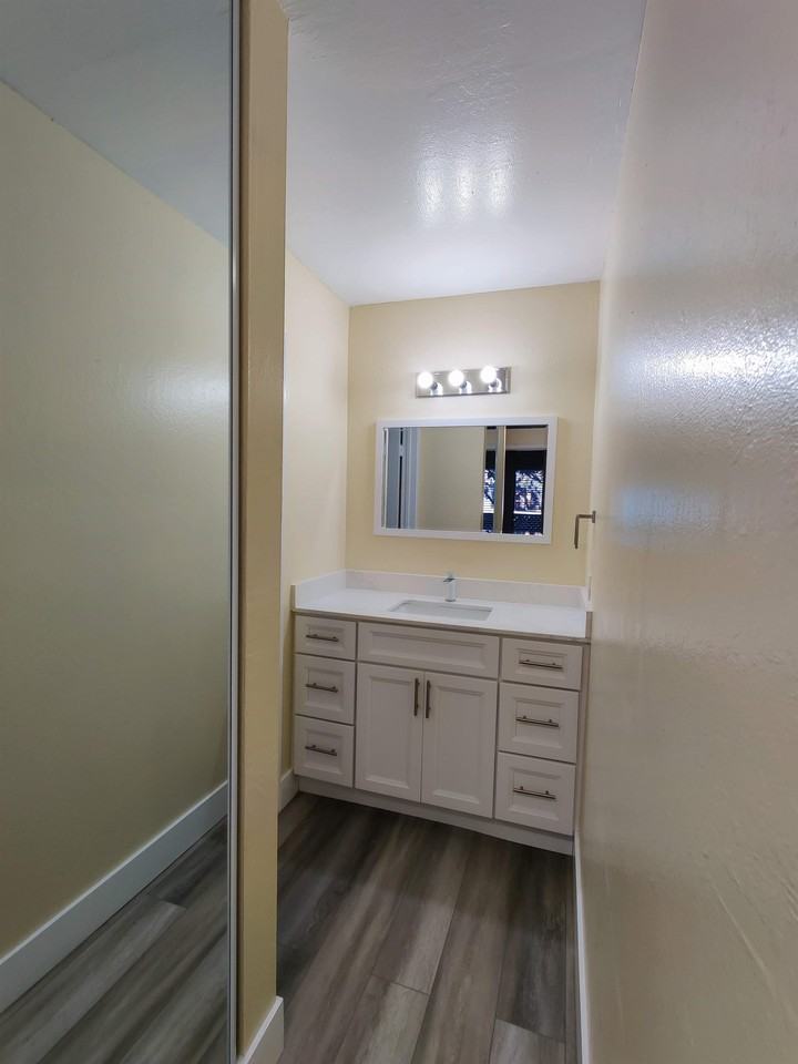 1910 Berryman Street - Photo 3 of 12