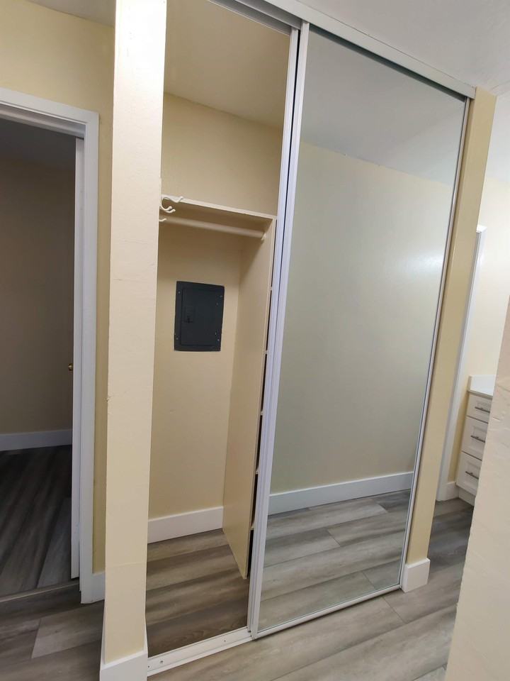 1910 Berryman Street - Photo 4 of 12