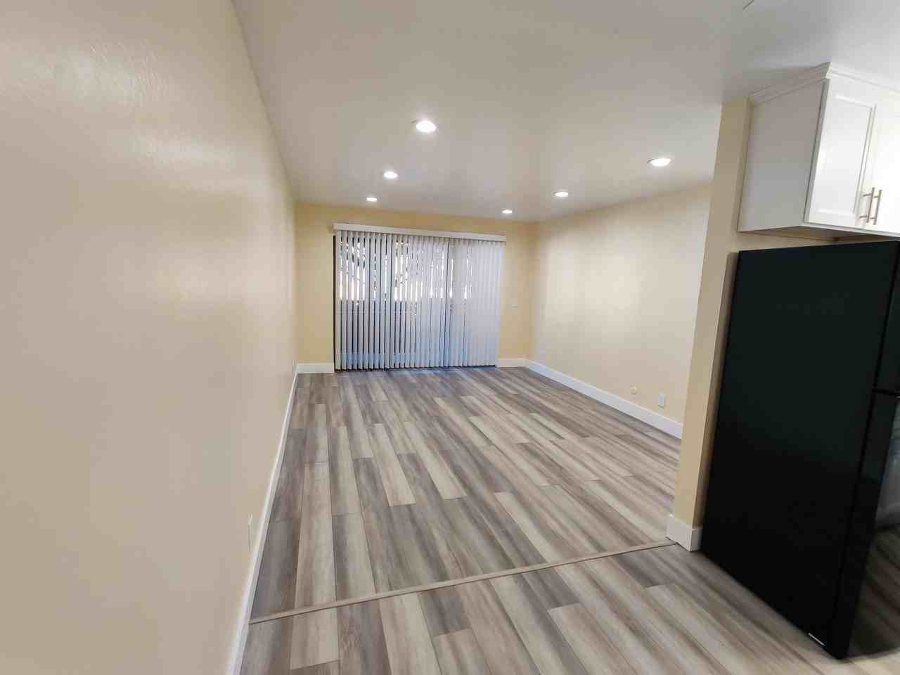 1910 Berryman Street - Photo 7 of 12