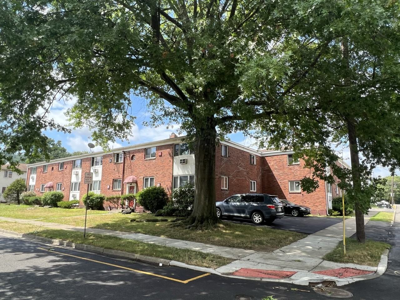 27 Tompkins Street - Photo 3 of 3