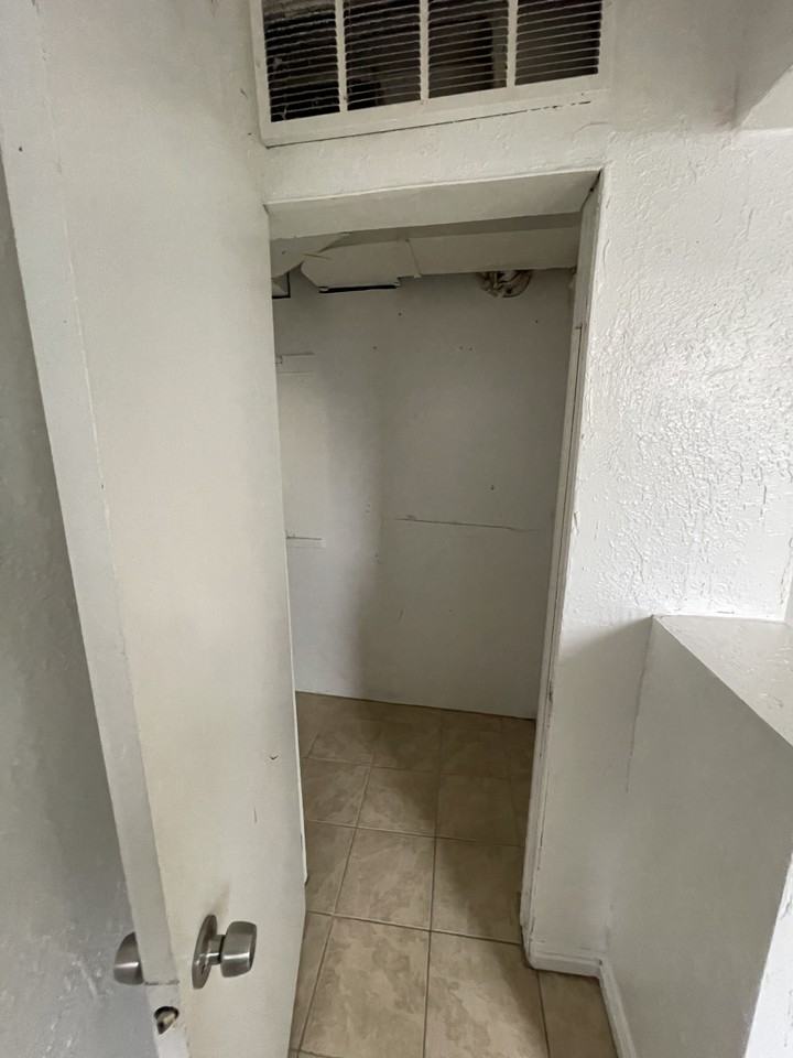 613 28th St. #3 - Photo 3 of 15