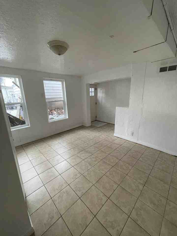 613 28th St. #3 - Photo 6 of 15