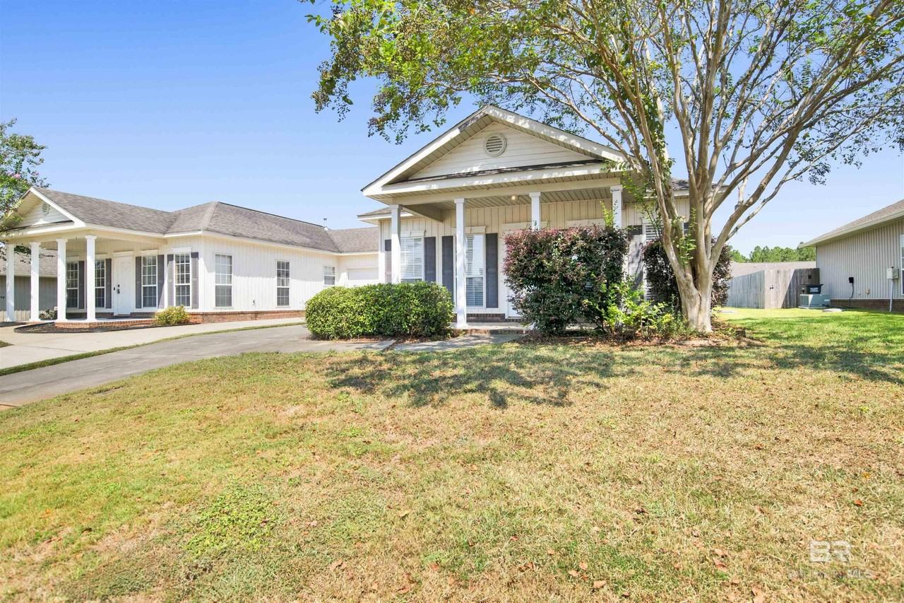 33171 Stables Dr - Photo 2 of 29