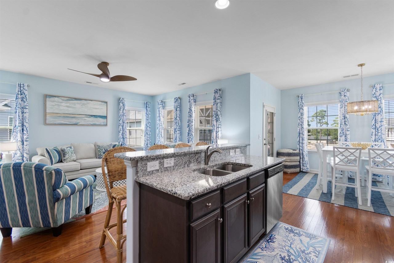 911 Ocean Pines Ct - Photo 6 of 36