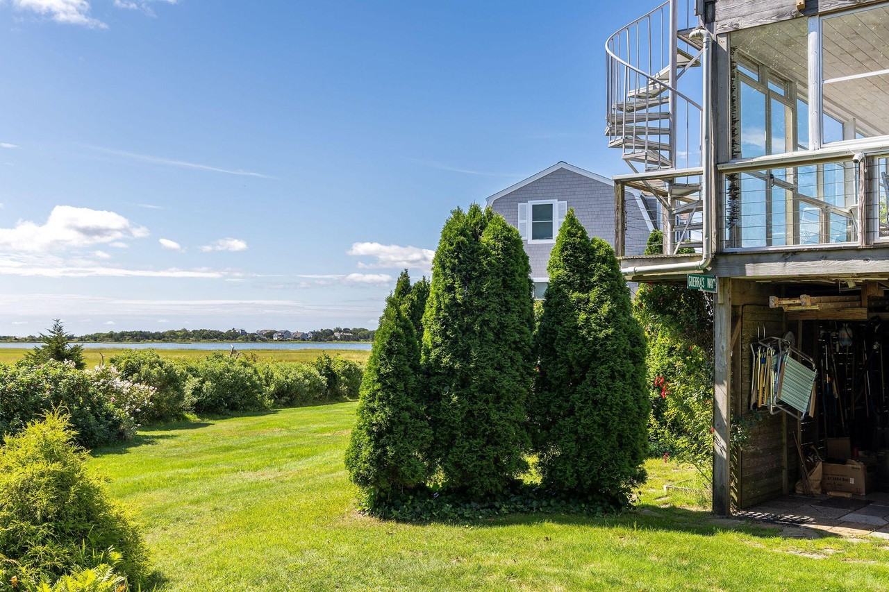 80 Mattakese Rd Apt 7 #7 - Photo 4 of 38