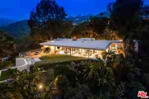 featured image of 10556 Fontenelle Way