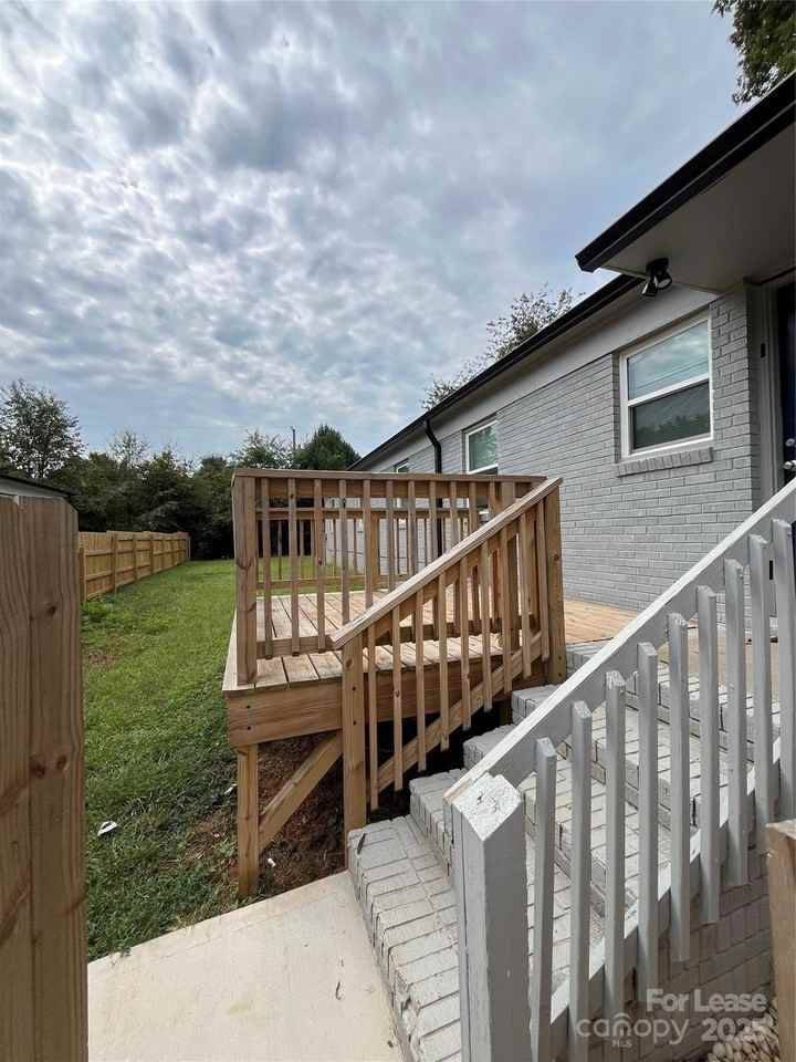 2617 Dundeen St - Photo 7 of 7