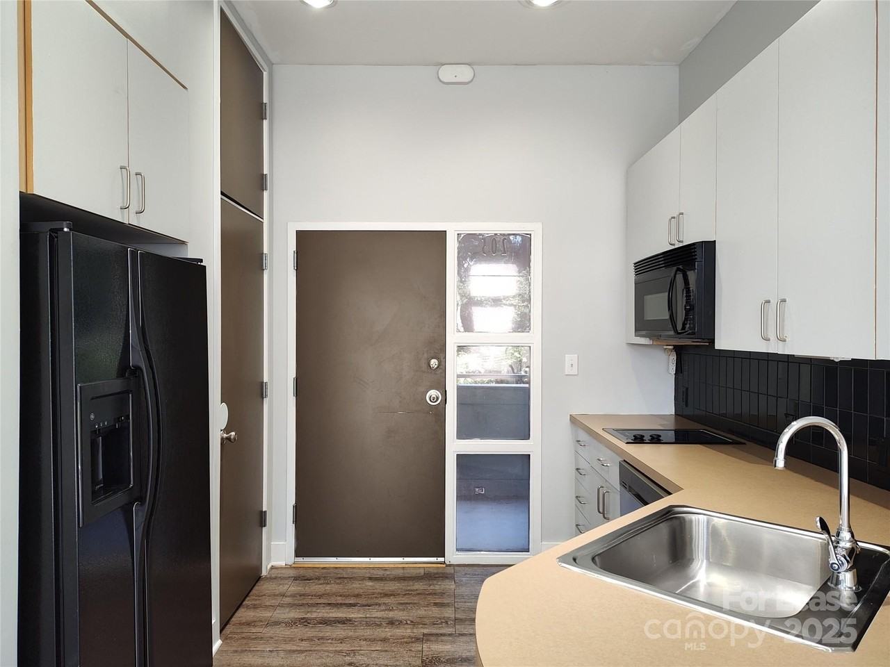 514 W 10th St Unit 205 #205 - Photo 3 of 16