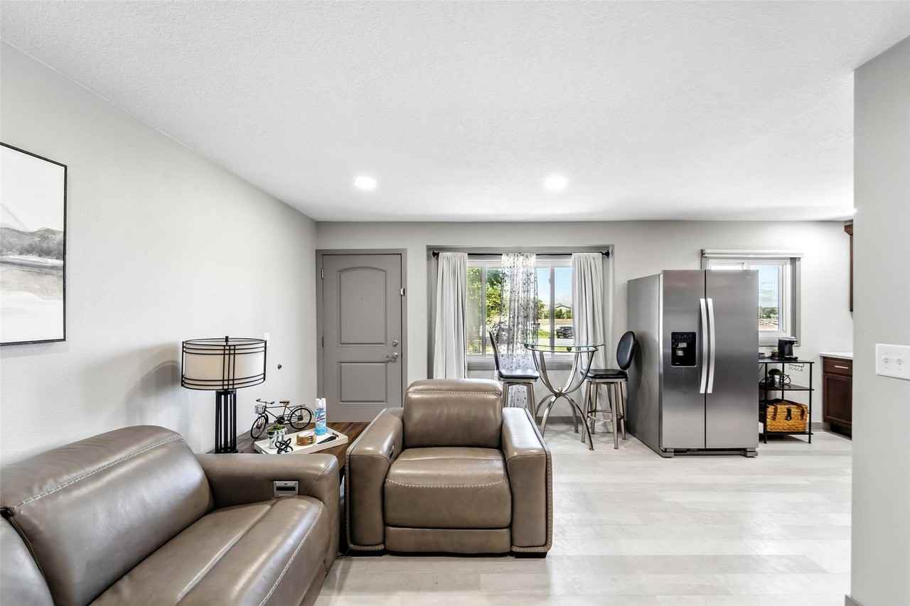 5327 Jennifer Dr - Photo 4 of 15