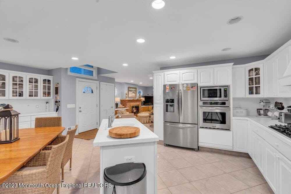 28 1st Ave - Photo 2 of 34