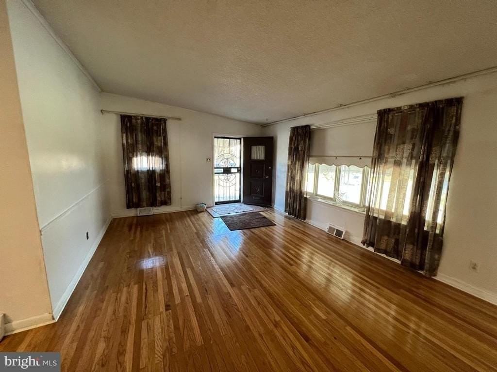 1053 E Sydney St - Photo 7 of 37