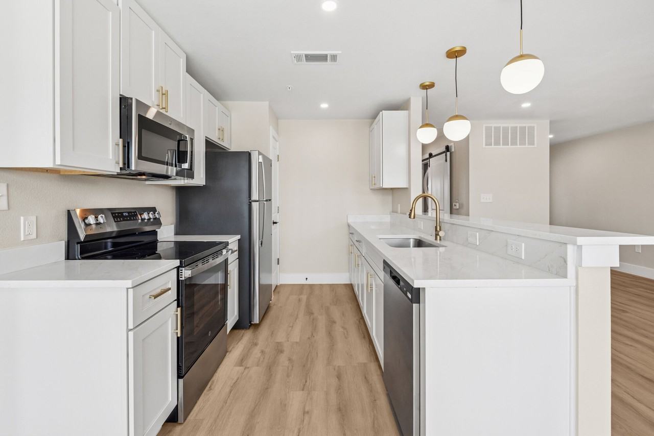 Lake Meadows - Photo 5 of 42