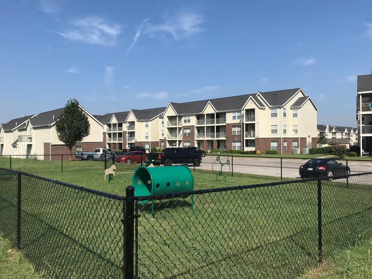 Oakmont Apartment Homes - Photo 3 of 10