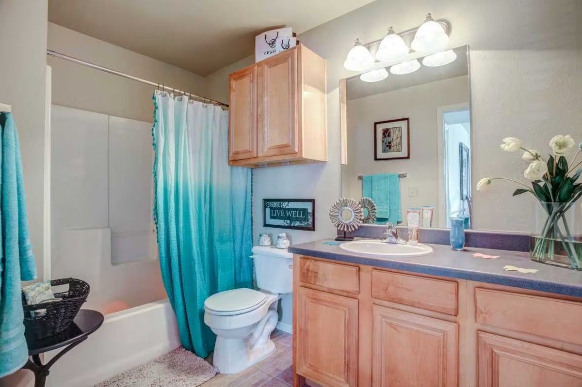 Oakmont Apartment Homes - Photo 6 of 10