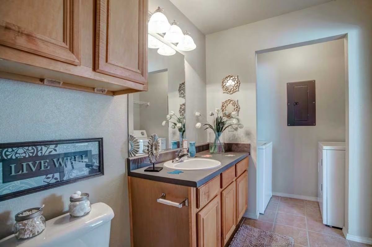 Oakmont Apartment Homes - Photo 7 of 10